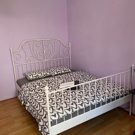 Apartment Clea ไพราน ภายนอก รูปภาพ